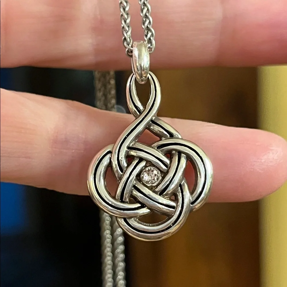 Retired Brighton interlock knot reversible design necklace adjustable - Picture 9 of 11